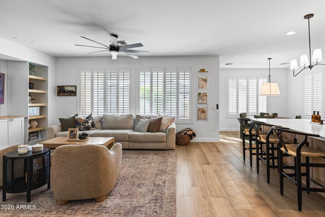 2435 E Narrowleaf Drive, Gilbert, AZ 85298