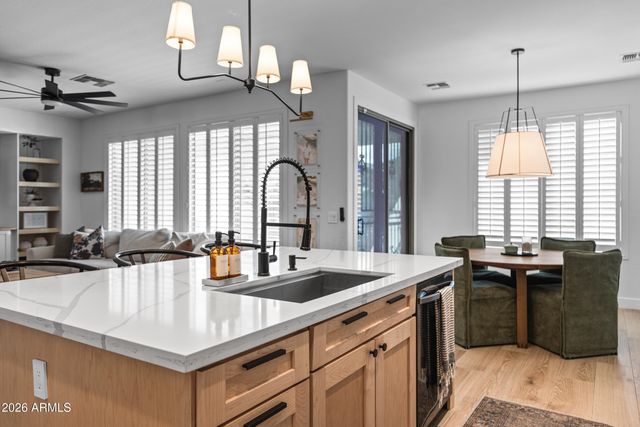 2435 E Narrowleaf Drive, Gilbert, AZ 85298