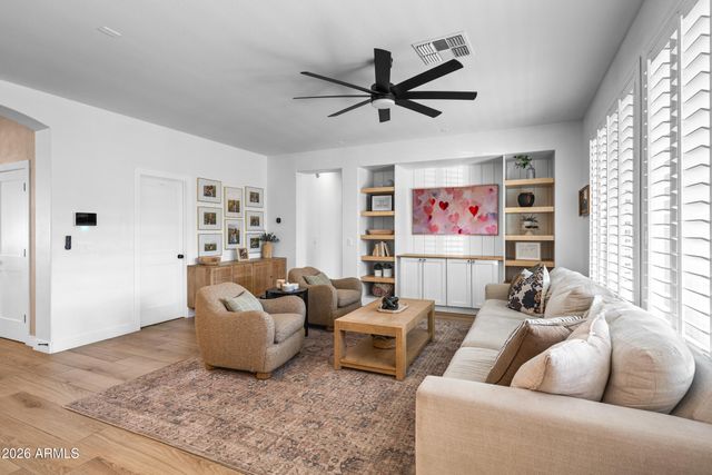 2435 E Narrowleaf Drive, Gilbert, AZ 85298