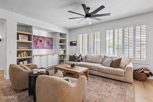 2435 E Narrowleaf Drive, Gilbert, AZ 85298