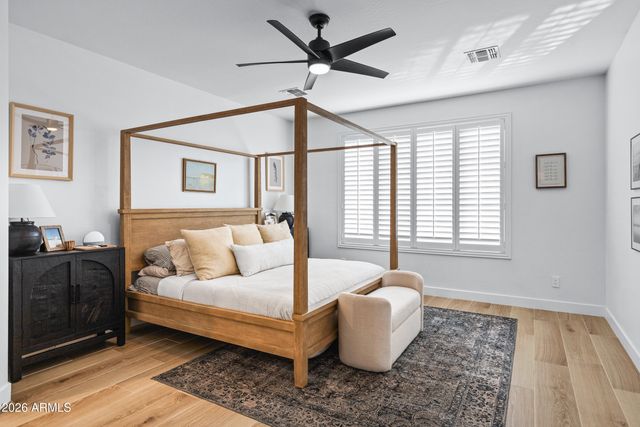 2435 E Narrowleaf Drive, Gilbert, AZ 85298