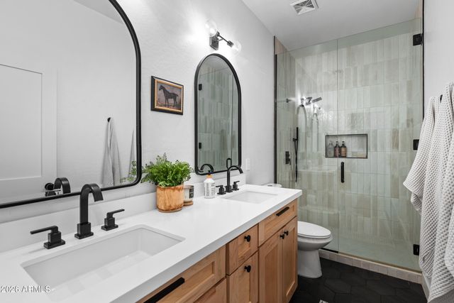 2435 E Narrowleaf Drive, Gilbert, AZ 85298