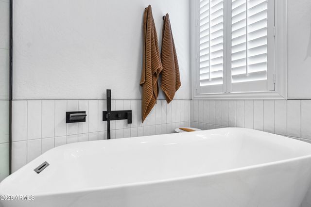 2435 E Narrowleaf Drive, Gilbert, AZ 85298