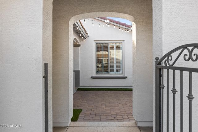 2435 E Narrowleaf Drive, Gilbert, AZ 85298