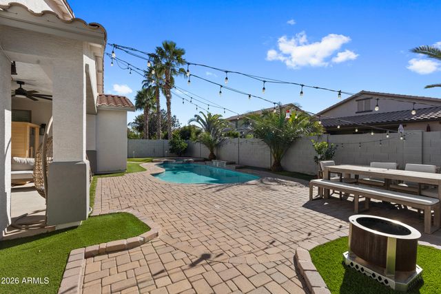 2435 E Narrowleaf Drive, Gilbert, AZ 85298