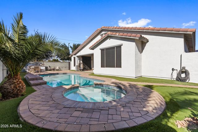 2435 E Narrowleaf Drive, Gilbert, AZ 85298