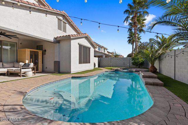 2435 E Narrowleaf Drive, Gilbert, AZ 85298