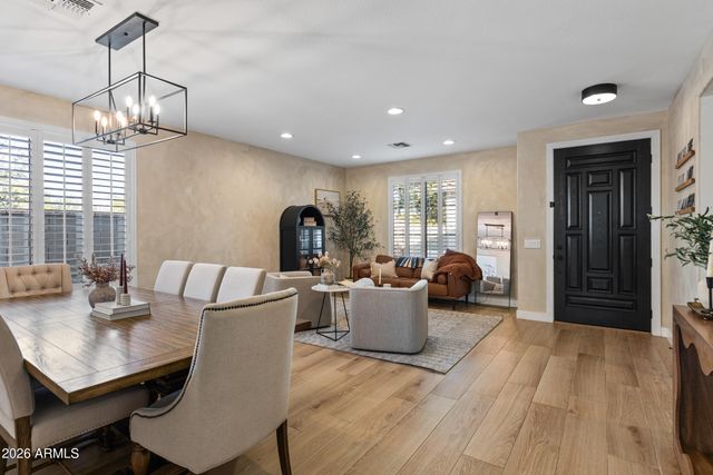 2435 E Narrowleaf Drive, Gilbert, AZ 85298