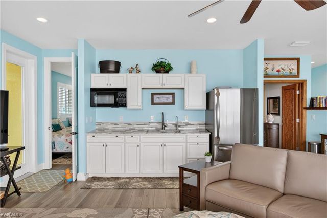 11859 Island AVE, Matlacha, FL 33993