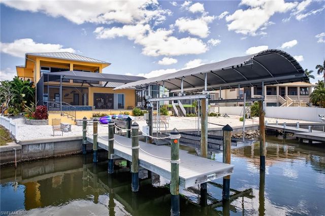 11859 Island AVE, Matlacha, FL 33993