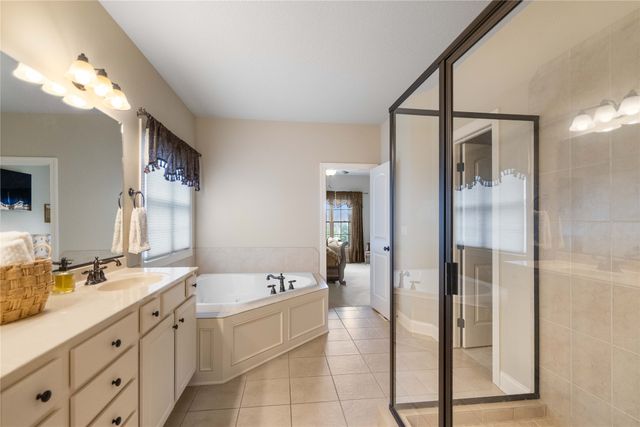 215 SW Stonegate Drive, Ankeny, IA 50023