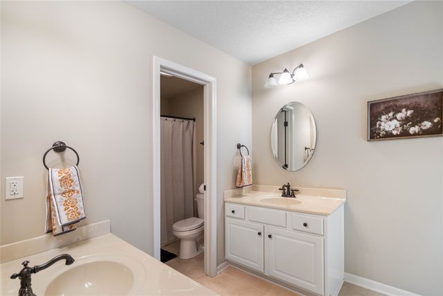 215 SW Stonegate Drive, Ankeny, IA 50023