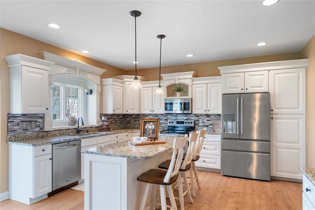 215 SW Stonegate Drive, Ankeny, IA 50023