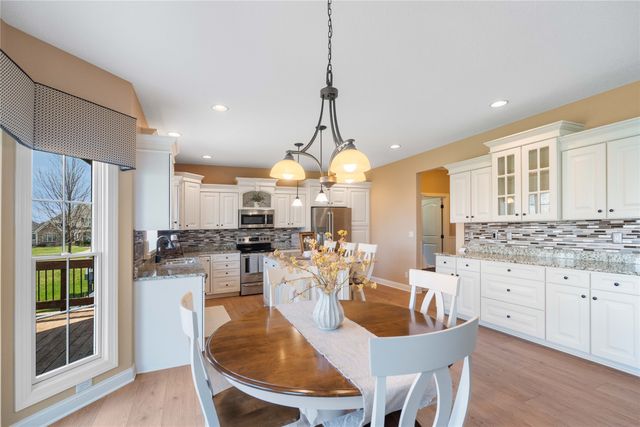 215 SW Stonegate Drive, Ankeny, IA 50023