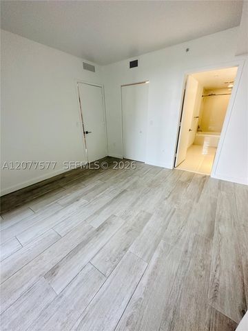 45 SW 9th St 1202, Miami, FL 33130