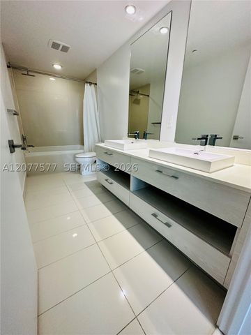 45 SW 9th St 1202, Miami, FL 33130
