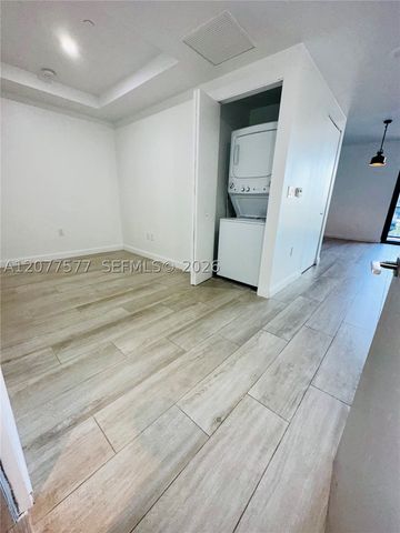 45 SW 9th St 1202, Miami, FL 33130
