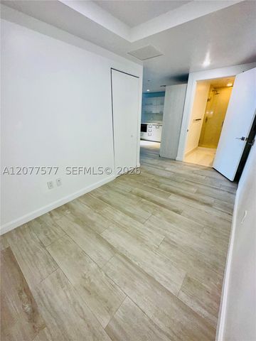 45 SW 9th St 1202, Miami, FL 33130