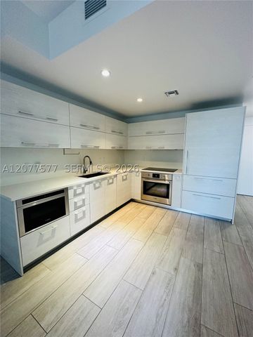 45 SW 9th St 1202, Miami, FL 33130