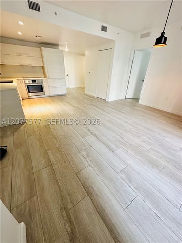 45 SW 9th St 1202, Miami, FL 33130