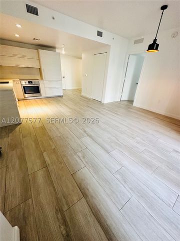 45 SW 9th St 1202, Miami, FL 33130