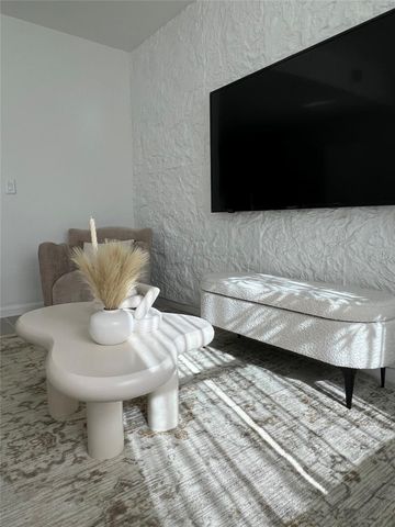 2526 Pierce Street 6, Hollywood, FL 33020