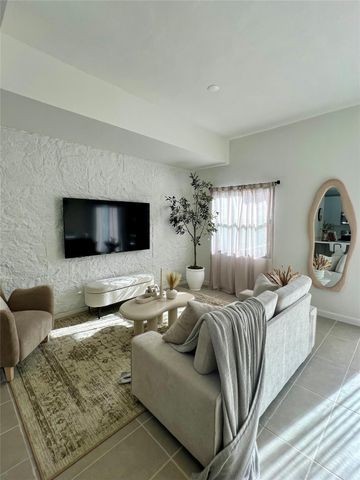 2526 Pierce Street 6, Hollywood, FL 33020