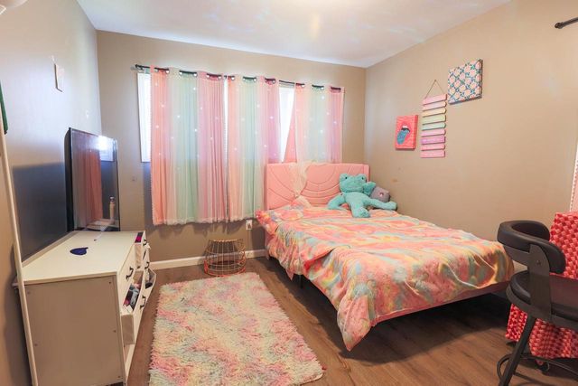 5728 N 57th STREET, Milwaukee, WI 53218