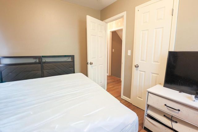 5728 N 57th STREET, Milwaukee, WI 53218