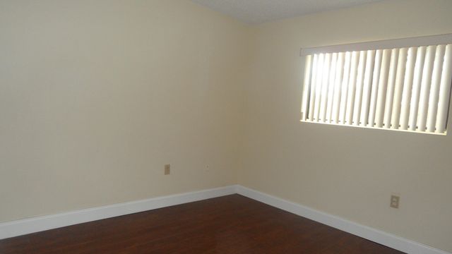 351 Palm Way 201, Pembroke Pines, FL 33025