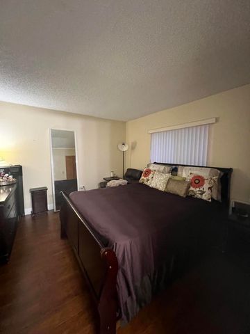 351 Palm Way 201, Pembroke Pines, FL 33025