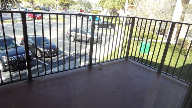 351 Palm Way 201, Pembroke Pines, FL 33025