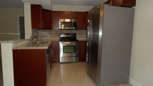 351 Palm Way 201, Pembroke Pines, FL 33025