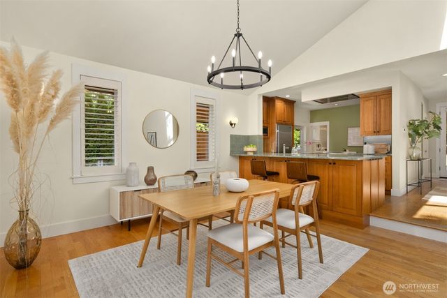 6575 NE Honeysuckle Lane, Bainbridge Island, WA 98110