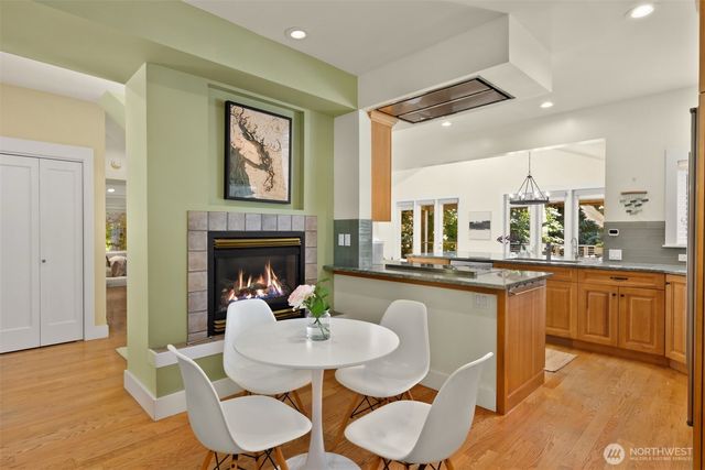 6575 NE Honeysuckle Lane, Bainbridge Island, WA 98110