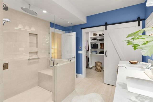 6575 NE Honeysuckle Lane, Bainbridge Island, WA 98110