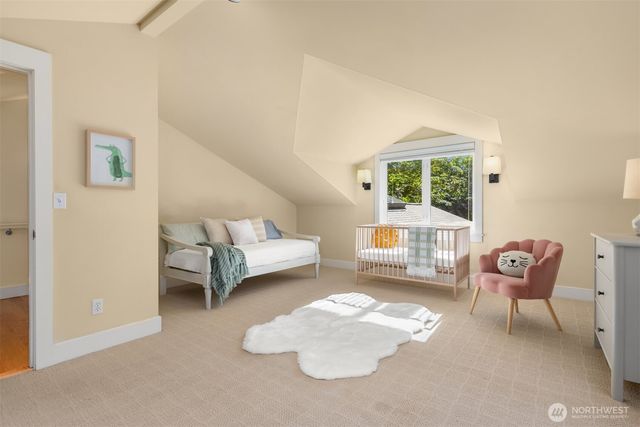 6575 NE Honeysuckle Lane, Bainbridge Island, WA 98110