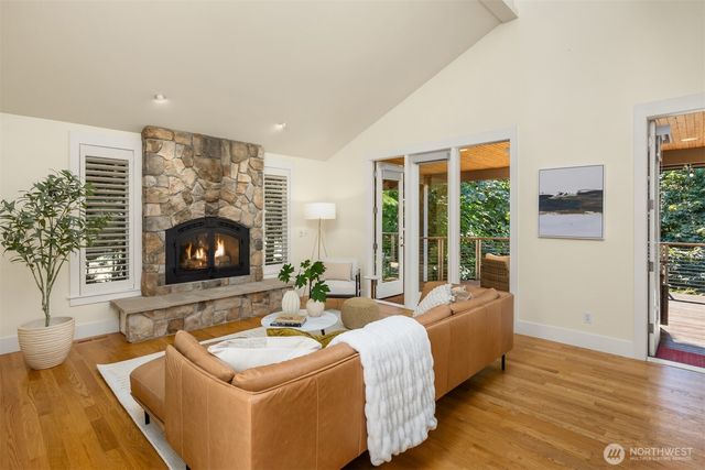 6575 NE Honeysuckle Lane, Bainbridge Island, WA 98110
