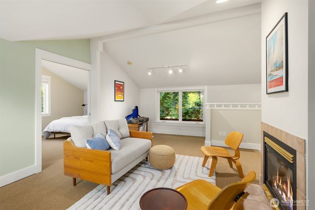 6575 NE Honeysuckle Lane, Bainbridge Island, WA 98110