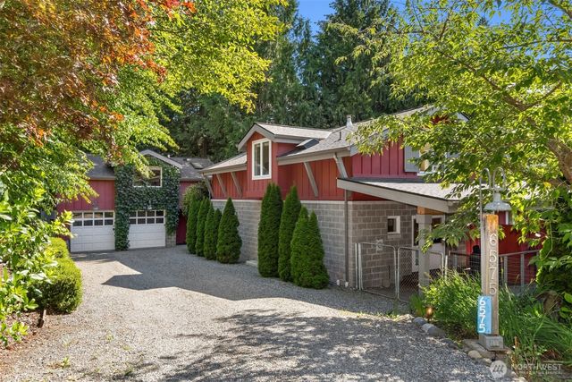 6575 NE Honeysuckle Lane, Bainbridge Island, WA 98110