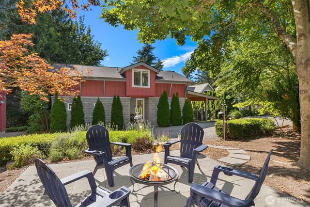 6575 NE Honeysuckle Lane, Bainbridge Island, WA 98110