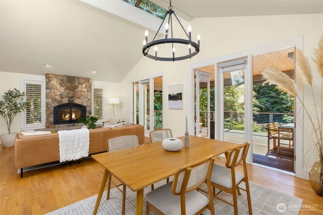 6575 NE Honeysuckle Lane, Bainbridge Island, WA 98110