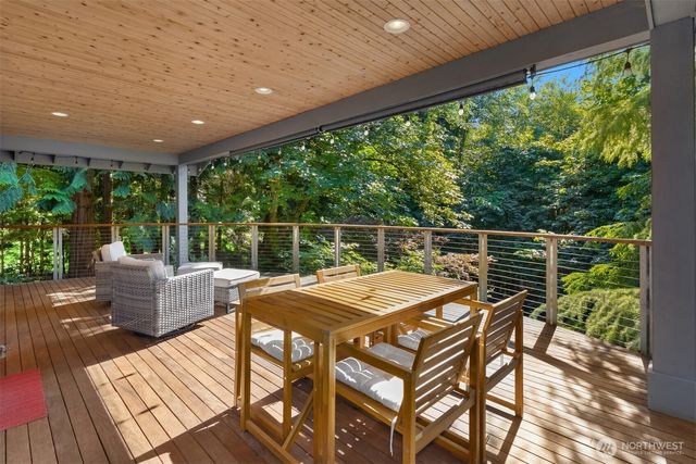 6575 NE Honeysuckle Lane, Bainbridge Island, WA 98110