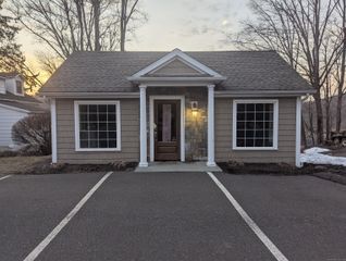 84 State Route 37 84, New Fairfield, CT 06812