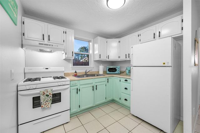 1918 MACOMBER AVENUE, Clearwater, FL 33755