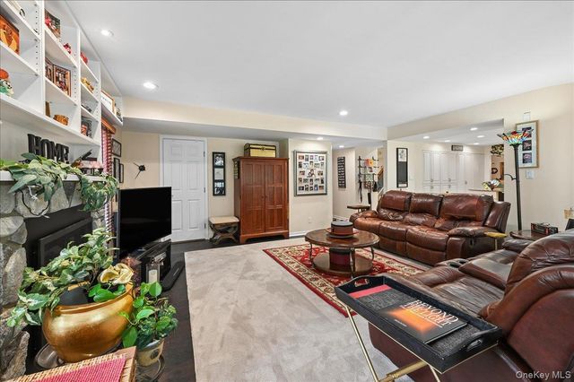 12 Berkshire Drive, New City, NY 10956