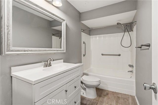 576 N Bellflower, Long Beach, CA 90814