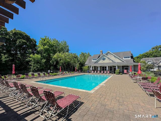 18 Lawrence Avenue 18, Danbury, CT 06810