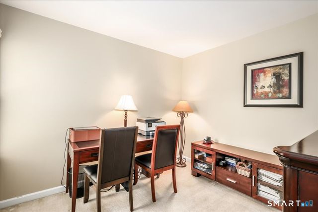 18 Lawrence Avenue 18, Danbury, CT 06810
