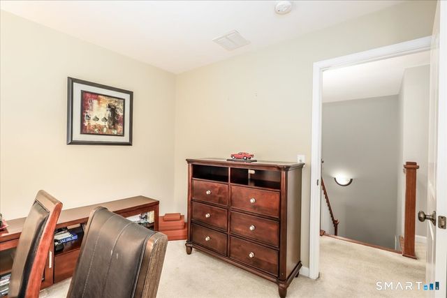18 Lawrence Avenue 18, Danbury, CT 06810